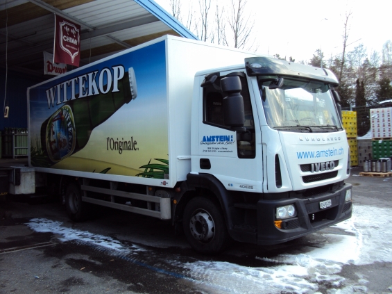 Image Pose d'autocollants sur camion Amstein - St-L&eacute;gier / Vaud